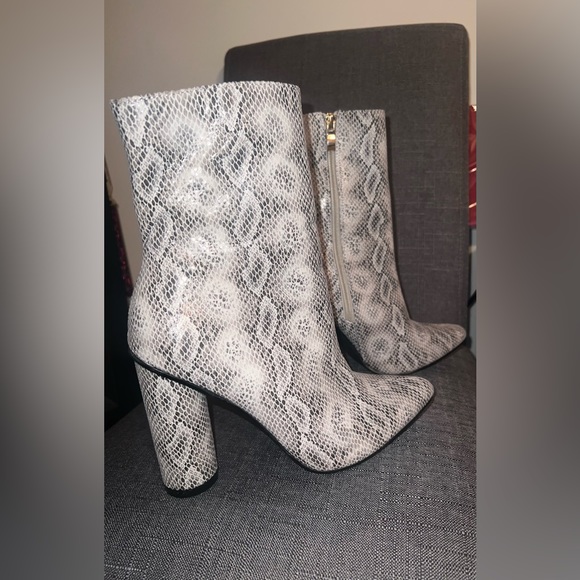 Fashion Nova python print booties - Picture 2 of 4